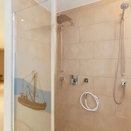 Feskerhues, Gret Palucca ווסטרלנד